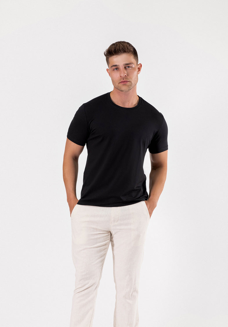 Camiseta em Algodão Pima Gola C - Preta