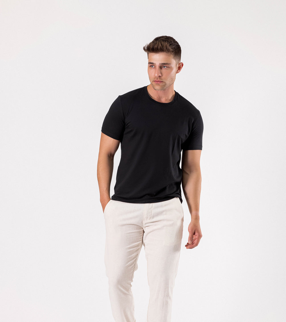 Camiseta em Algodão Pima Gola C - Preta