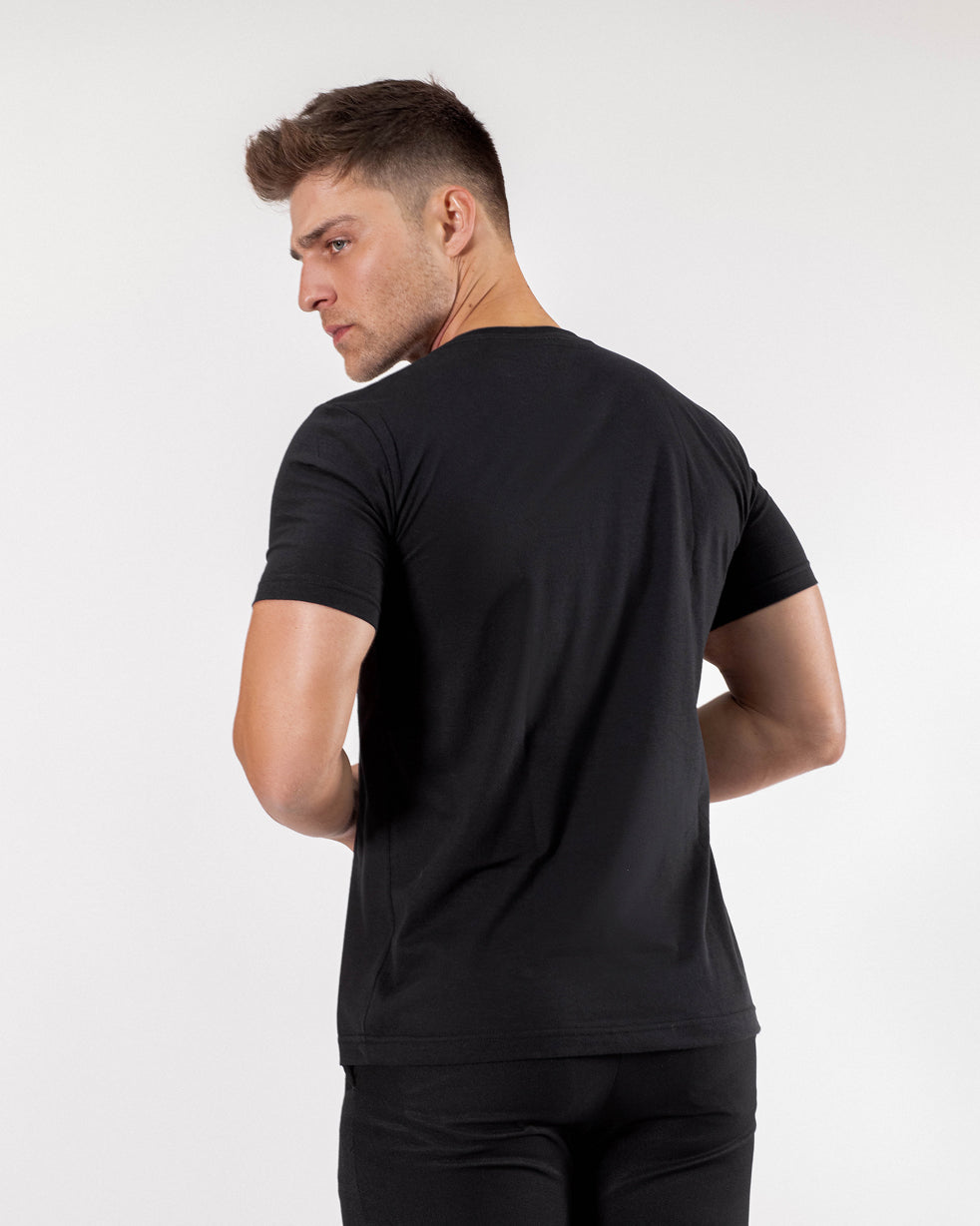 Camiseta em Algodão Egípcio Gola C - Preta