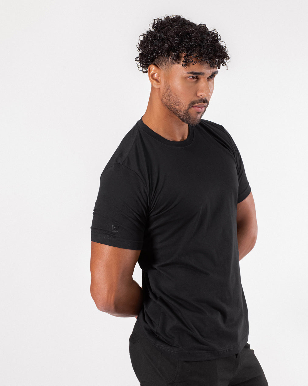 Camiseta em Algodão Ceramic Gola C - Preta